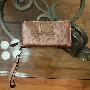 Michael Kors Rose Gold Wristlet